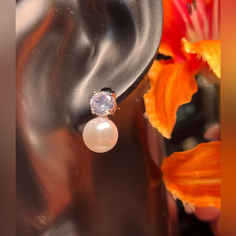 Pretty white stud pearl earrings with RHINESTONE accent